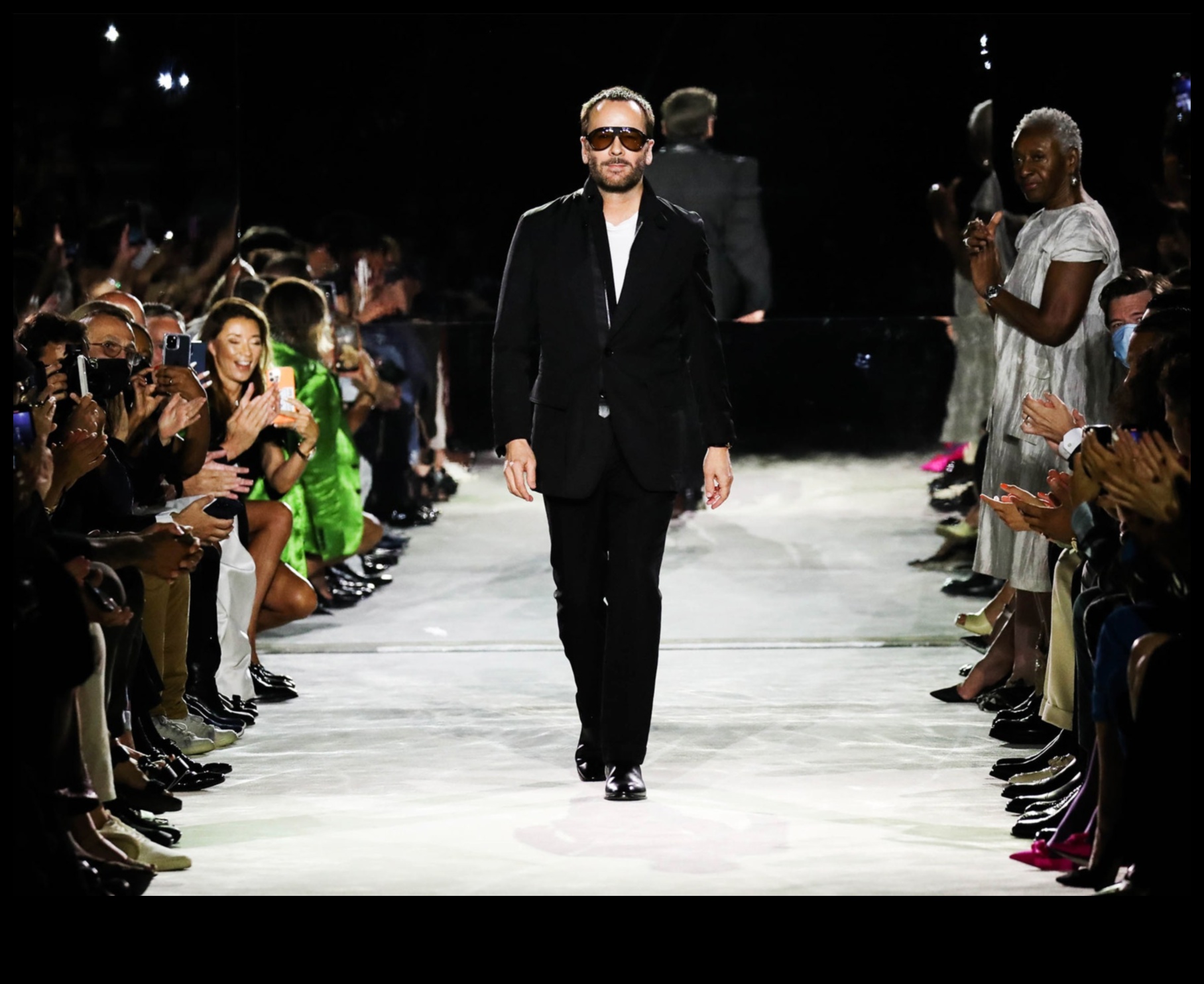 Fashion Forward: ținute de celebrități modelând peisajul modei