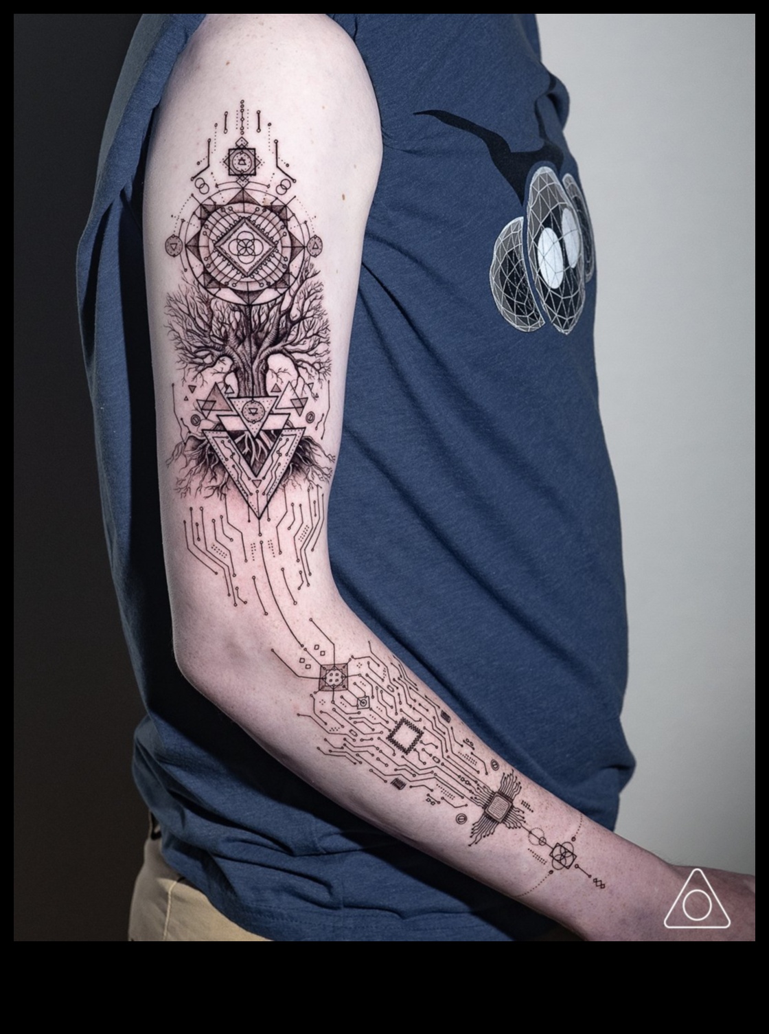 Micro Magic O călătorie minimalistă cu cerneală prin ochiul artistului 2 Micro Magic: Descoperiți arta din spatele cernelii minimaliste