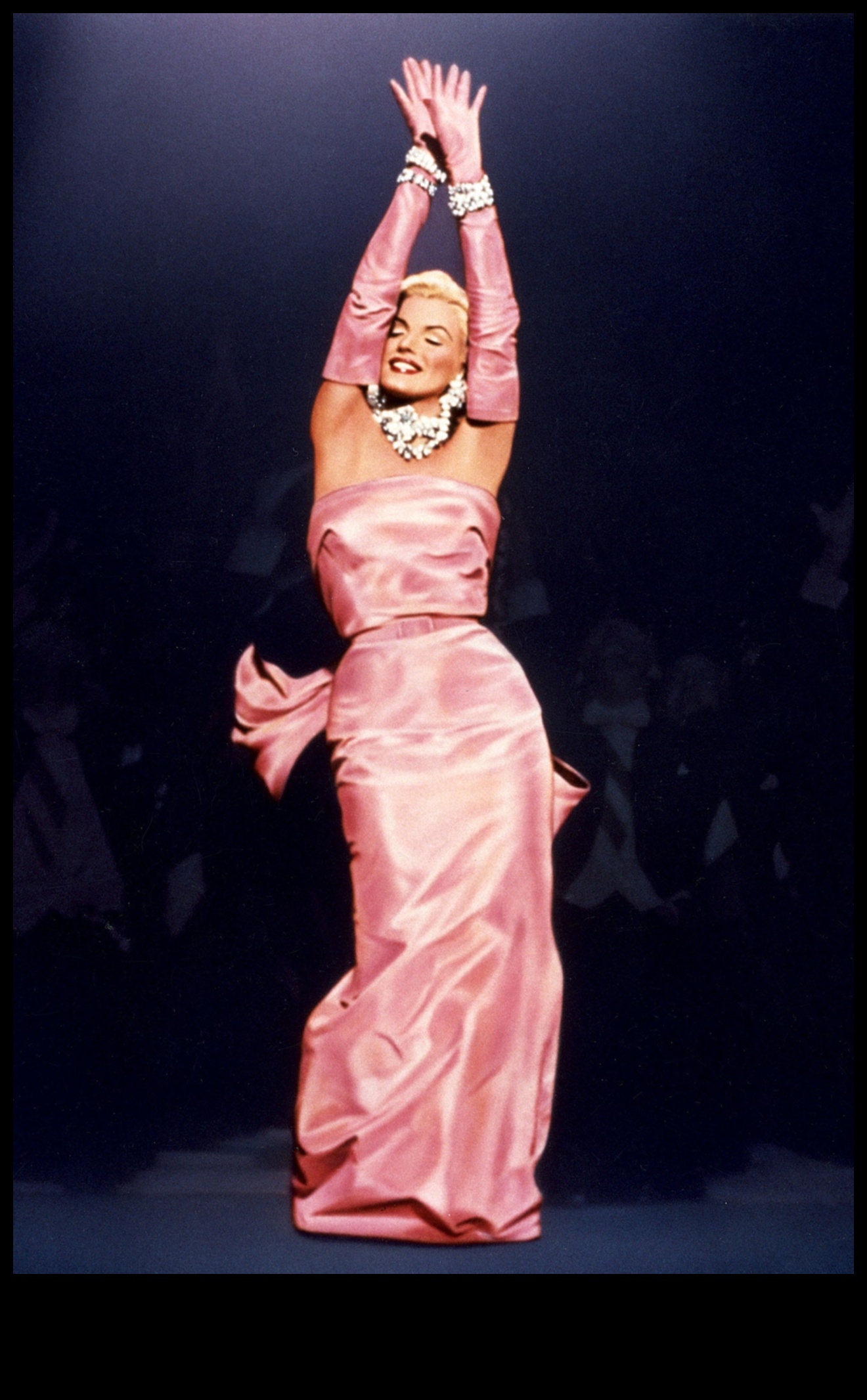 Senzație cinematografică: Hollywood-ul inspiră magia modei