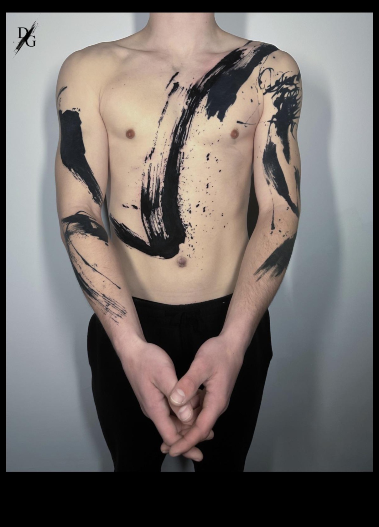 Pensule îndrăznețe: măiestrie măiestrie în cerneală din spate epică