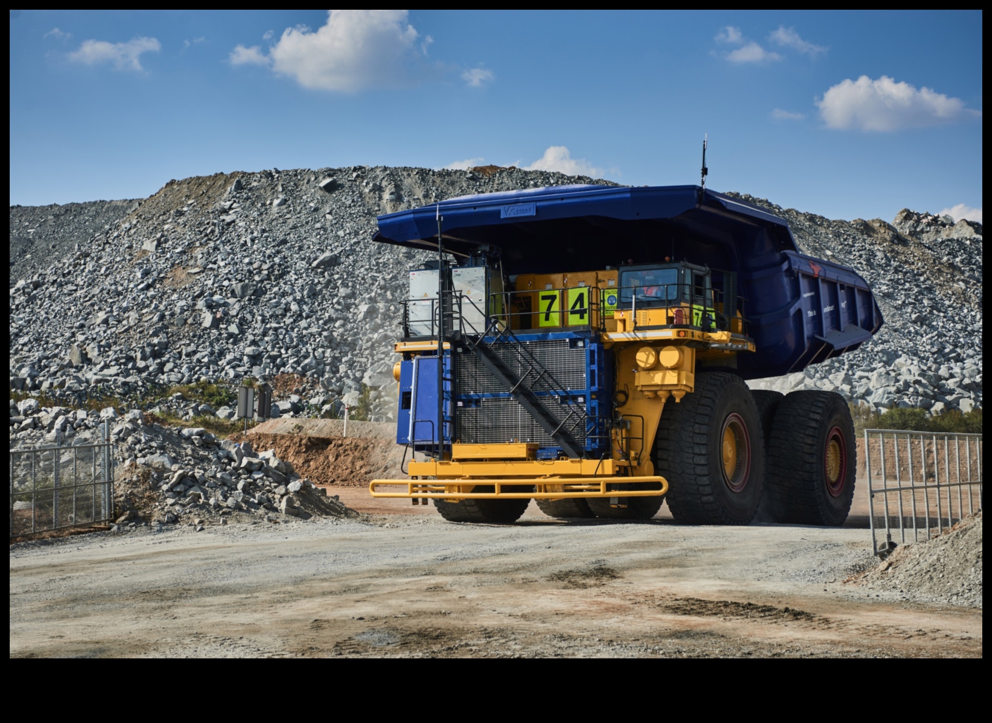 Explorați lumea camioanelor pentru minerit masiv Știința și ingineria din spatele Mega Machines 2 Mega Machines: Explorând lumea camioanelor de minerit masiv