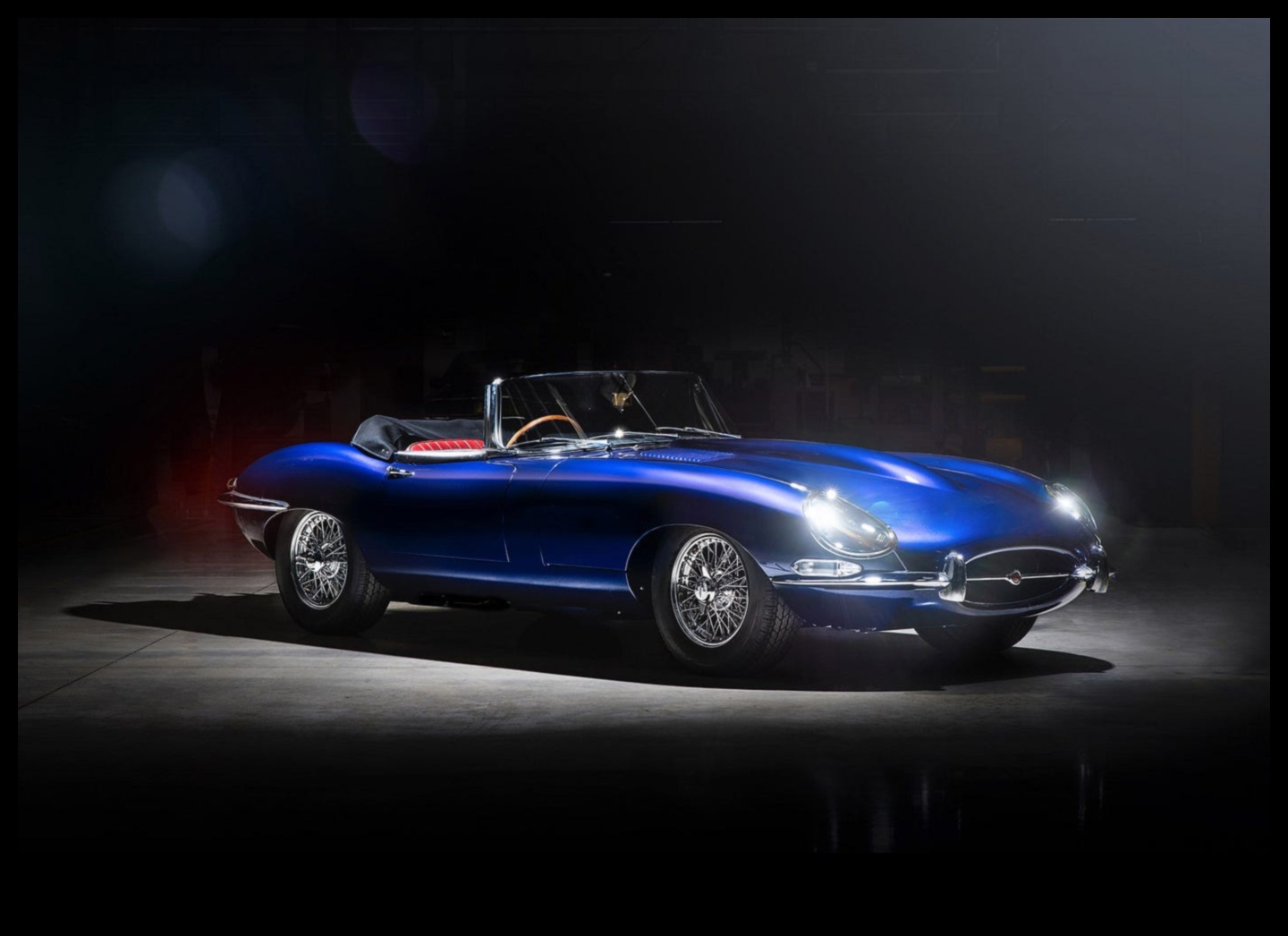 Clasici convertibile: mașini sport și alura atemporală a conducerilor de sus în jos