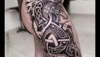 Cerneală iconică: narațiuni simbolice în atenție