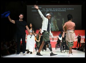 Runway Reverie Redux: Revizuirea viselor în limbajul îmbrăcămintei